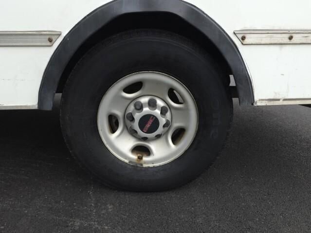 Used 2004 GMC Savana 3500 image 10