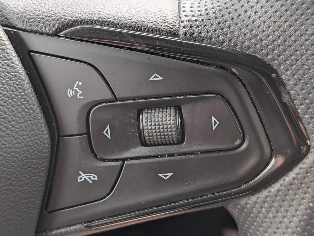 Used 2023 Chevrolet TrailBlazer LT FWD image 21