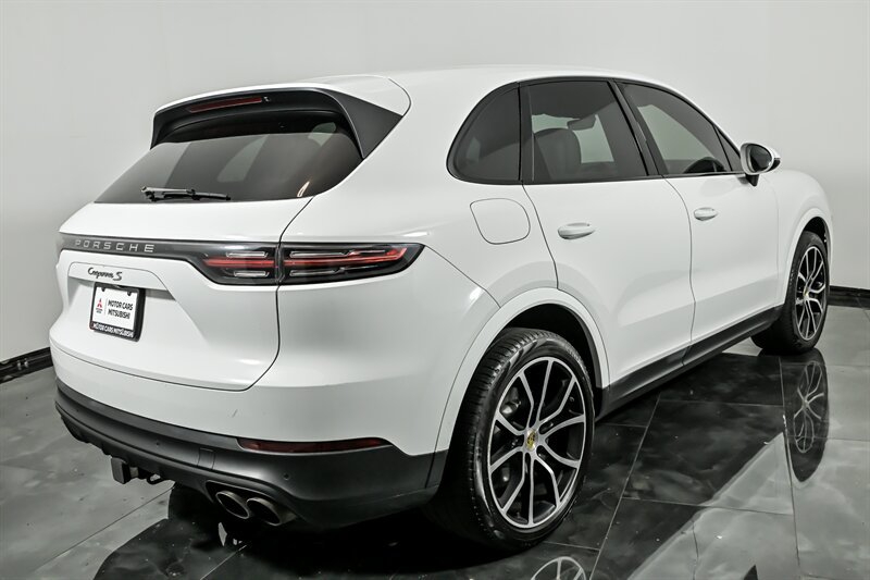 Used 2020 Porsche Cayenne S AWD/4WD image 9