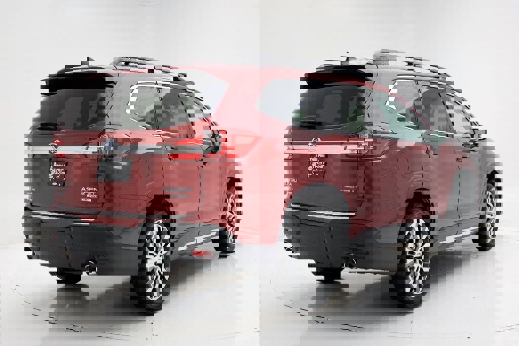 Used 2022 Subaru Ascent Limited w/ Technology Package image 9