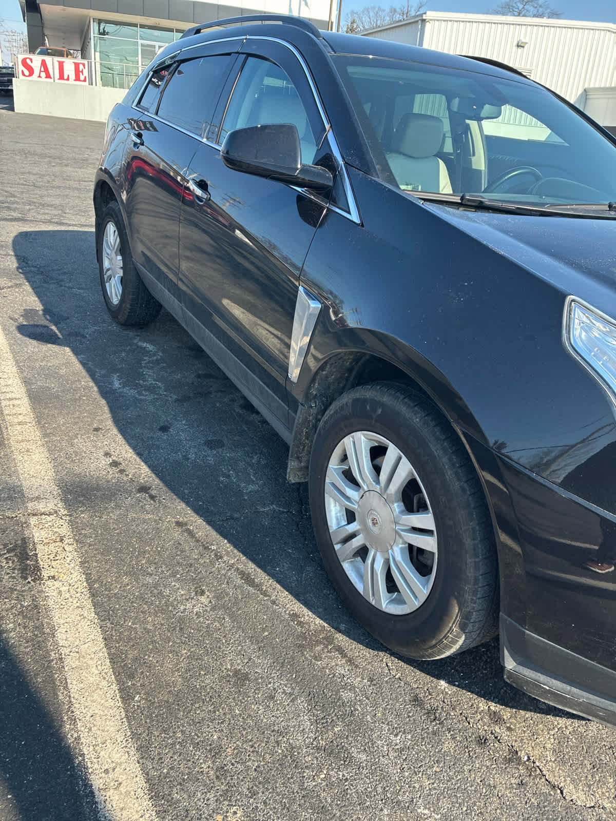 Used 2016 Cadillac SRX FWD image 3