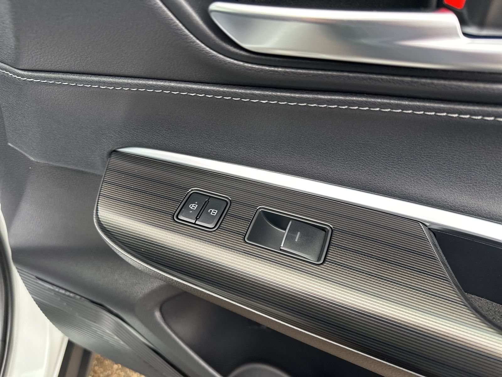 Used 2023 Toyota Venza XLE AWD/4WD image 43