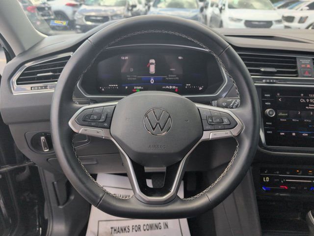 Used 2024 Volkswagen Tiguan SE image 22