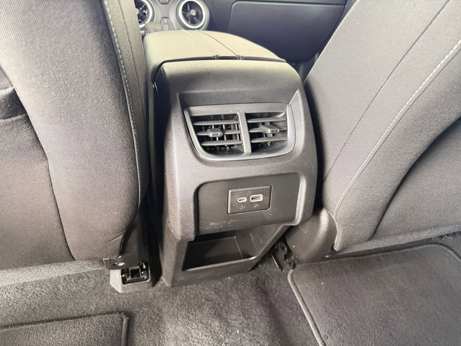 Used 2025 Chevrolet Blazer LT image 23