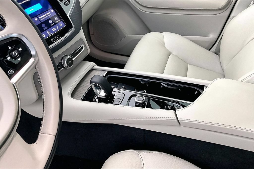 Certified 2024 Volvo XC90 T8 Plus w/ Protection Package Premier AWD/4WD image 18