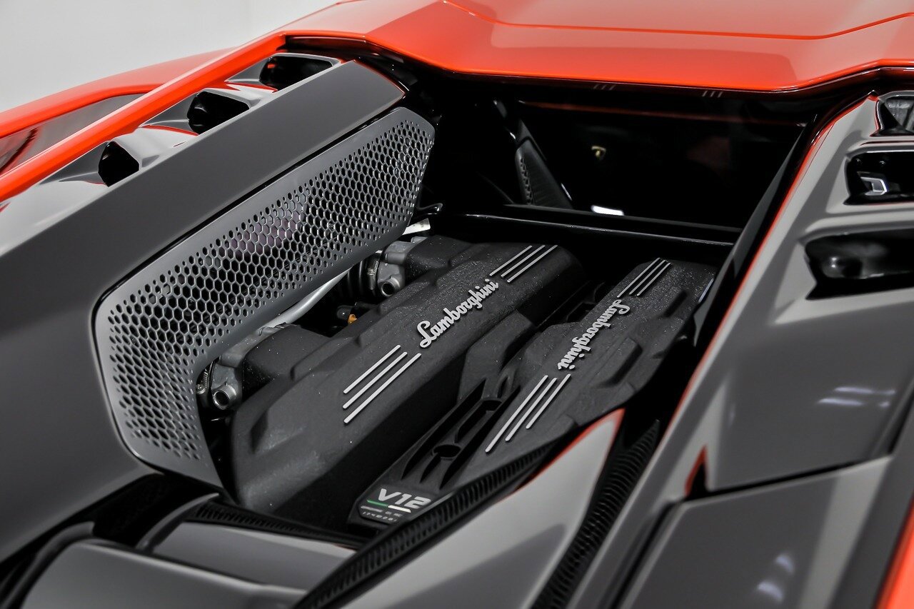Used 2024 Lamborghini Revuelto AWD/4WD image 19