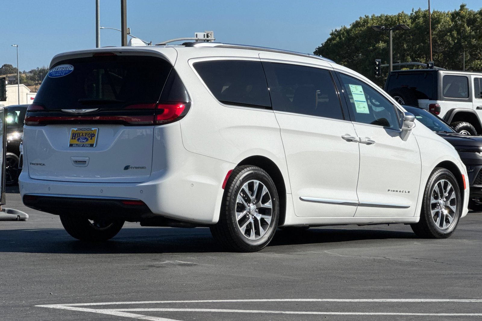 Used 2022 Chrysler Pacifica Pinnacle FWD image 5