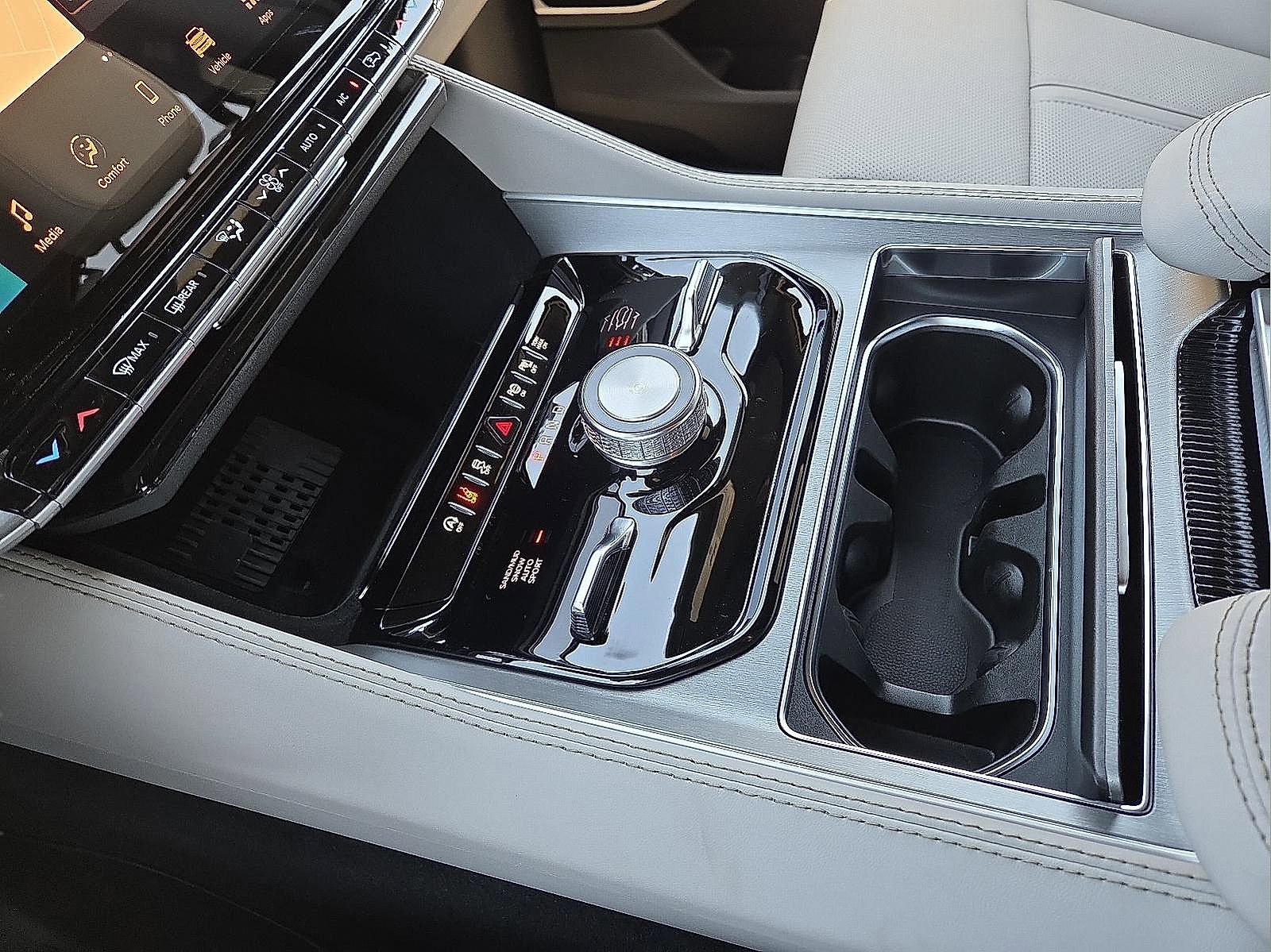 New 2026 Jeep Grand Wagoneer Limited AWD/4WD image 25