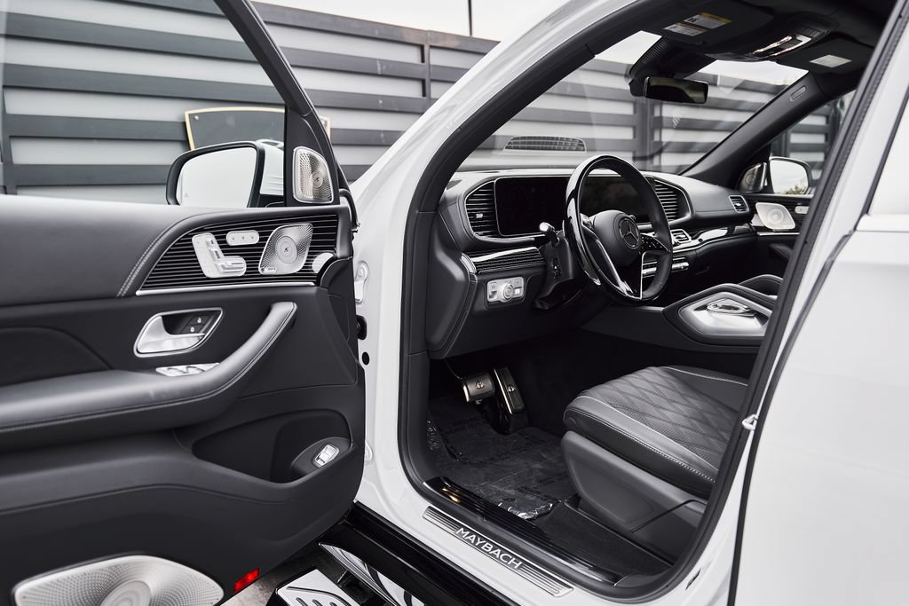 Used 2026 Mercedes-Benz Maybach GLS 600 4MATIC image 28