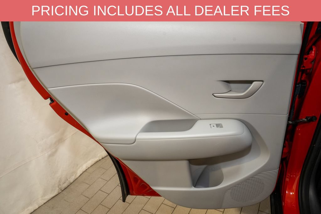 Used 2025 Hyundai Kona SEL FWD image 9