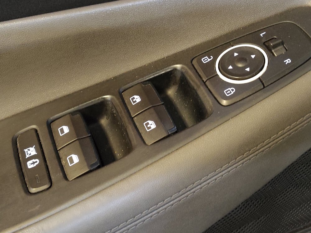 Used 2019 Hyundai Santa Fe SEL FWD image 27