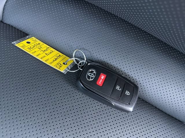 Certified 2026 Toyota Prius XLE FWD image 34