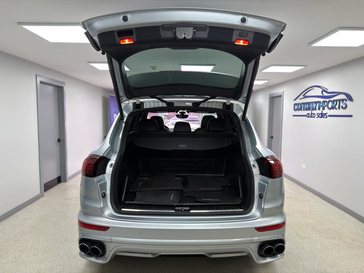 Used 2016 Porsche Cayenne GTS image 38