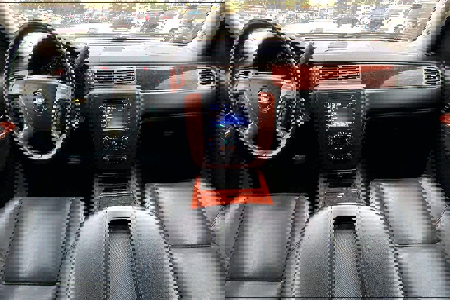 Used 2013 Chevrolet Suburban LTZ image 15