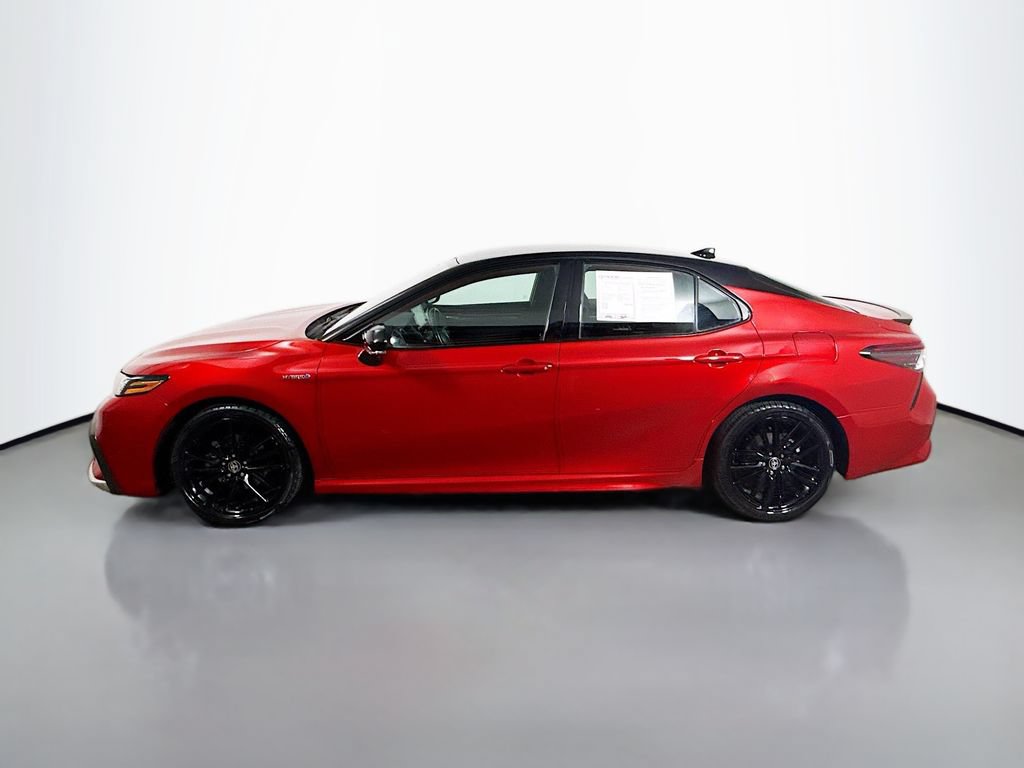 Used 2021 Toyota Camry XSE w/ Navigation Upgrade Package FWD image 4
