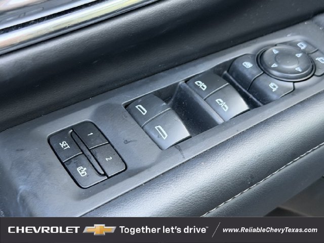 Used 2023 Chevrolet Tahoe Z71 w/ Luxury Package AWD/4WD image 28