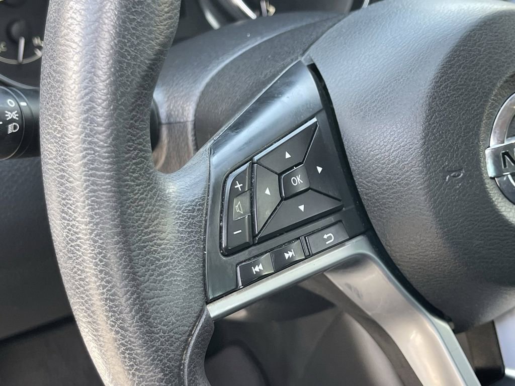 Used 2018 Nissan Rogue S image 22