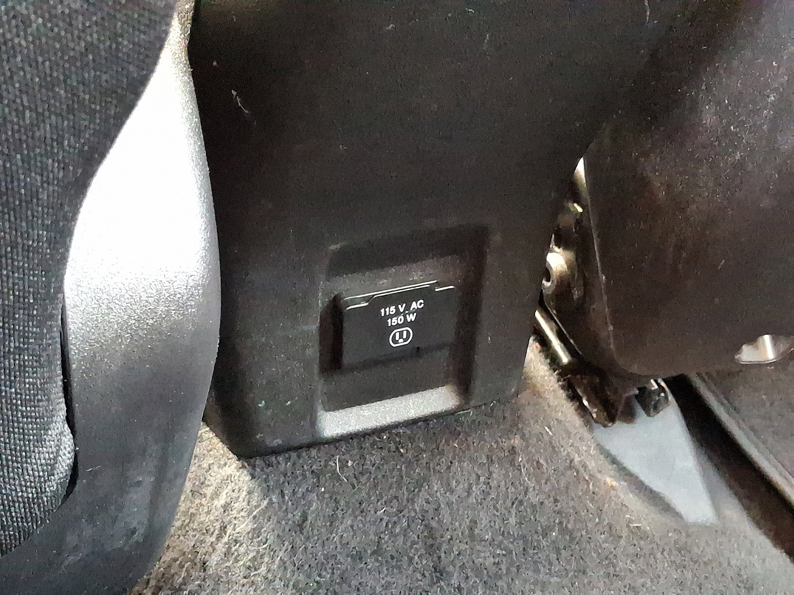 Used 2016 Jeep Renegade Latitude AWD/4WD image 13