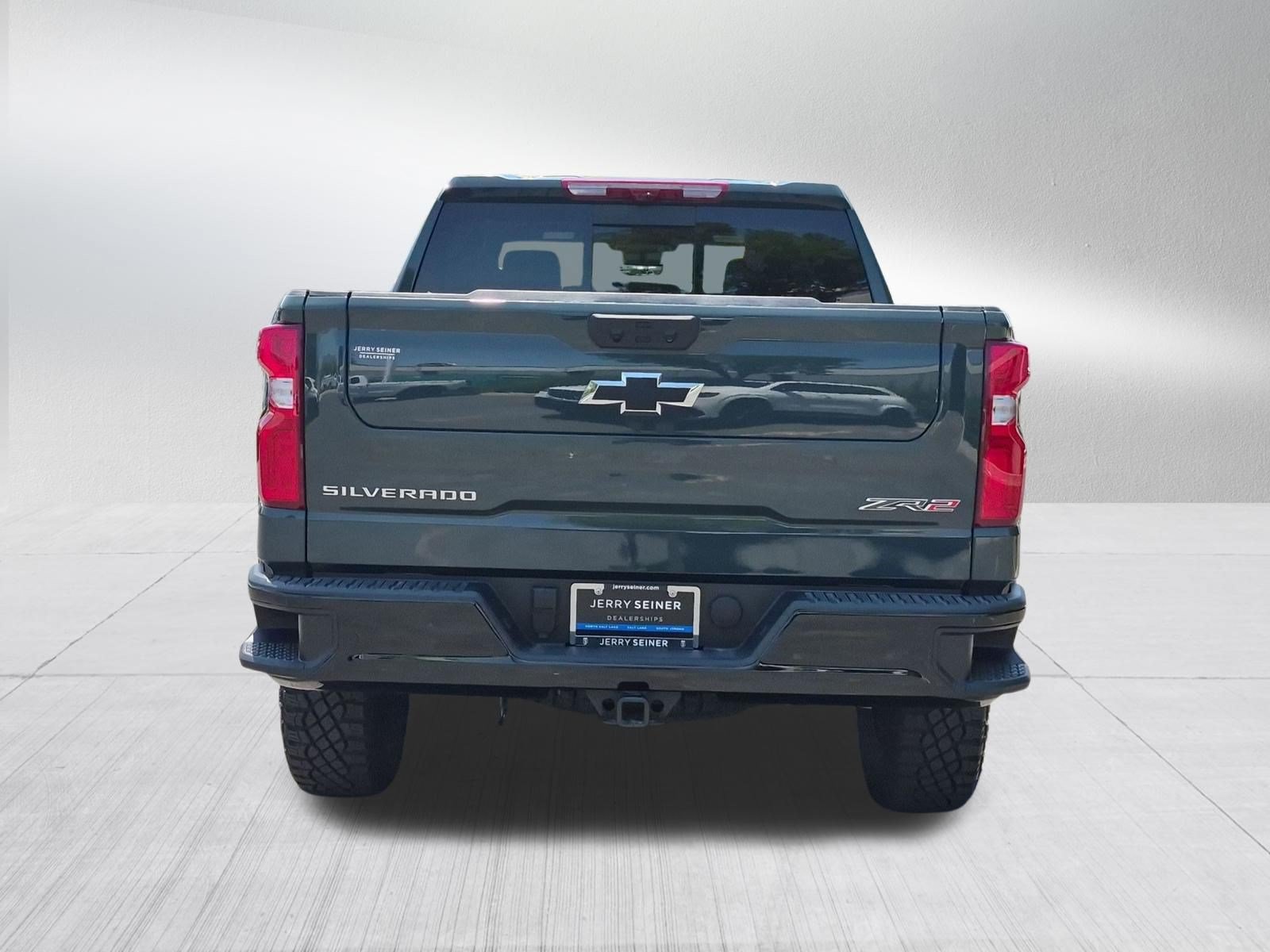 Used 2025 Chevrolet Silverado 1500 ZR2 w/ Technology Package AWD/4WD image 4