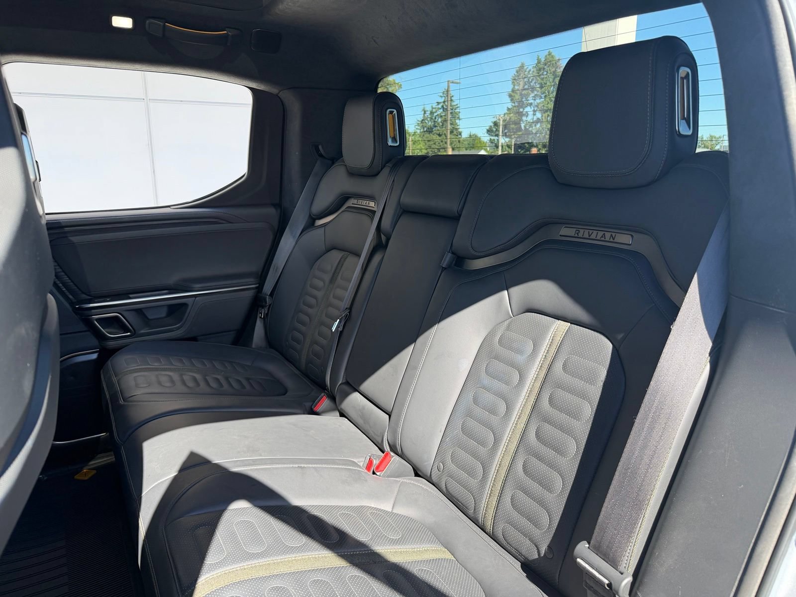 Used 2023 Rivian R1T Adventure AWD/4WD image 16