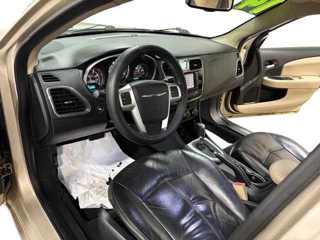 Used 2014 Chrysler 200 Limited image 9