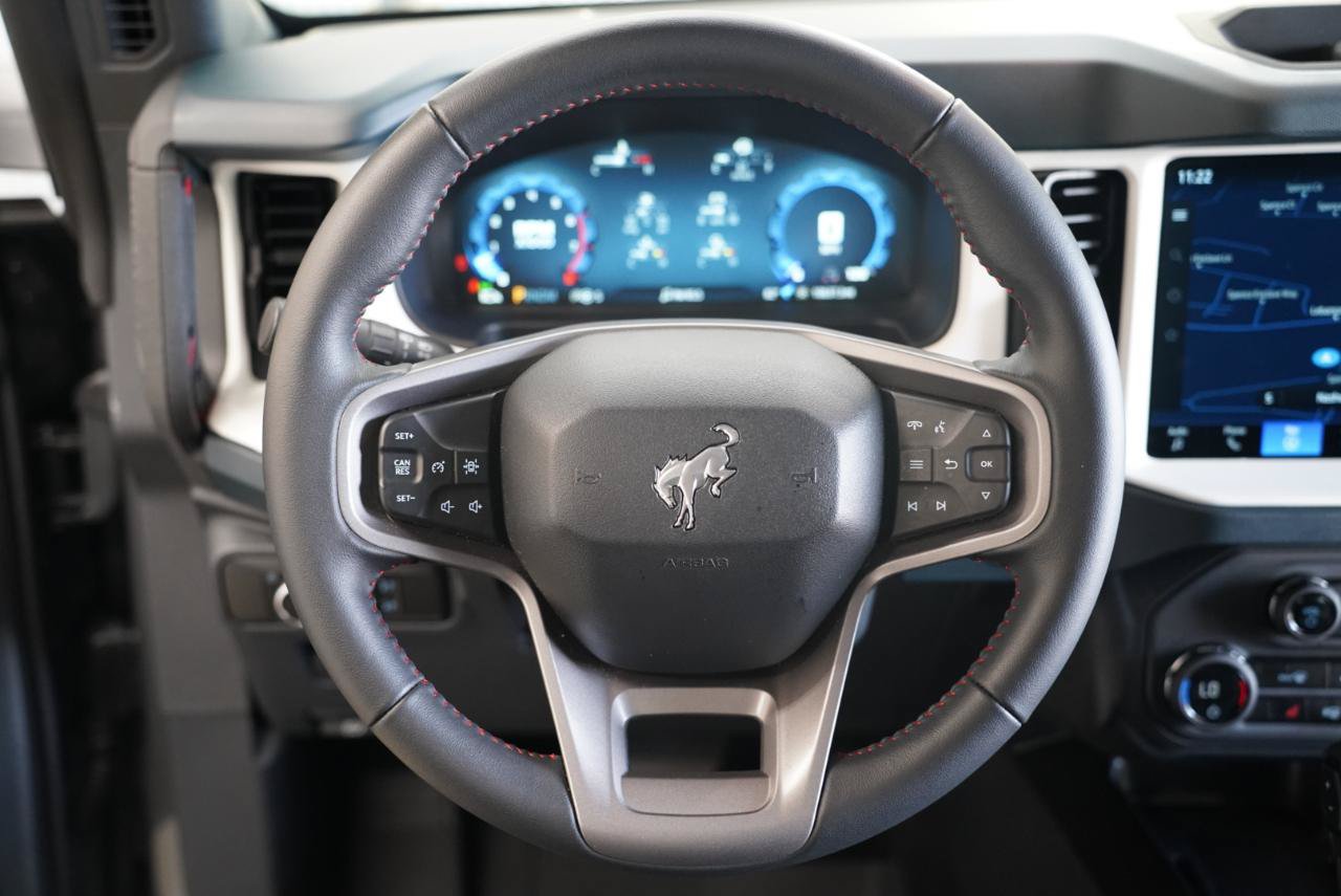 Used 2025 Ford Bronco Heritage Edition AWD/4WD image 12