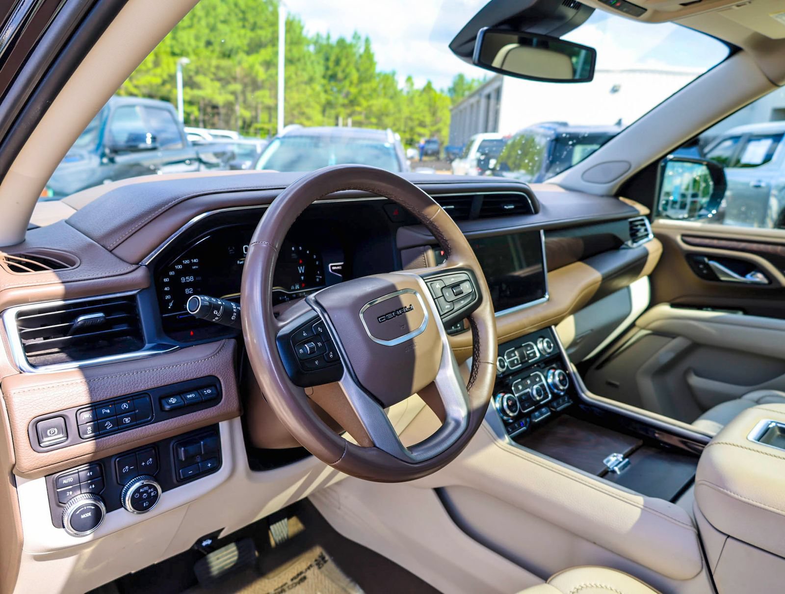 Used 2023 GMC Yukon Denali w/ Max Trailering Package AWD/4WD image 15