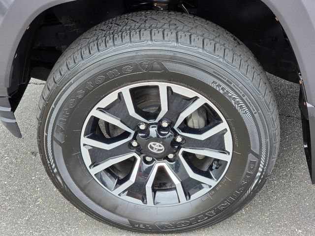 Used 2022 Toyota Tacoma TRD Sport w/ Technology Package AWD/4WD image 18