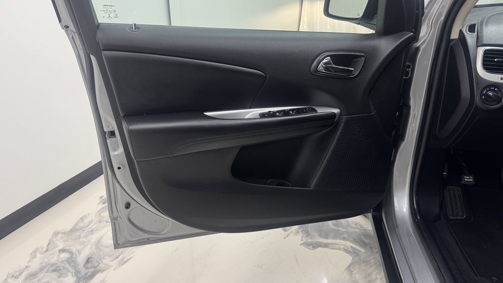 Used 2020 Dodge Journey SE w/ SE Popular Equipment Group FWD image 13