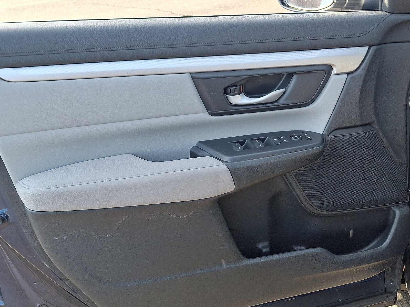 Used 2017 Honda CR-V LX image 12