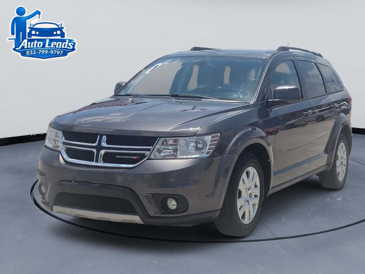 Used 2019 Dodge Journey SE FWD image 3