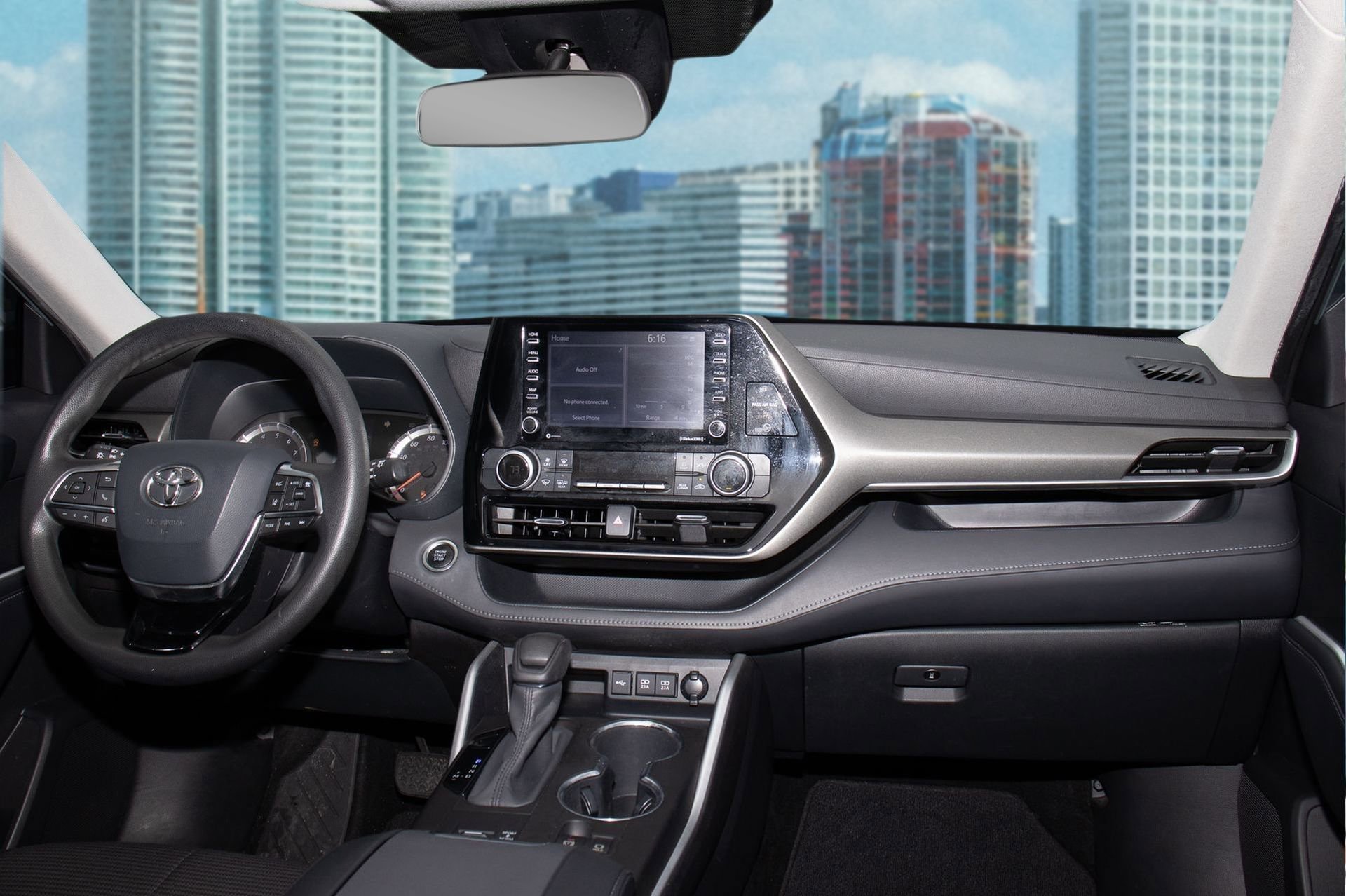 Used 2020 Toyota Highlander L image 8