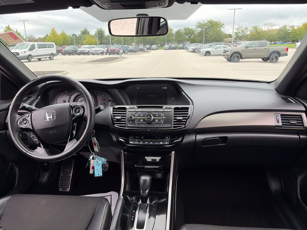 Used 2017 Honda Accord Sport image 33