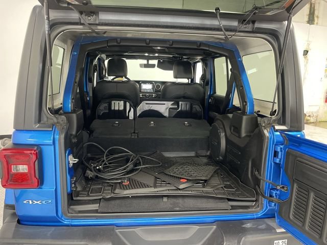 Used 2021 Jeep Wrangler Unlimited Sahara w/ Cold Weather Group AWD/4WD image 27