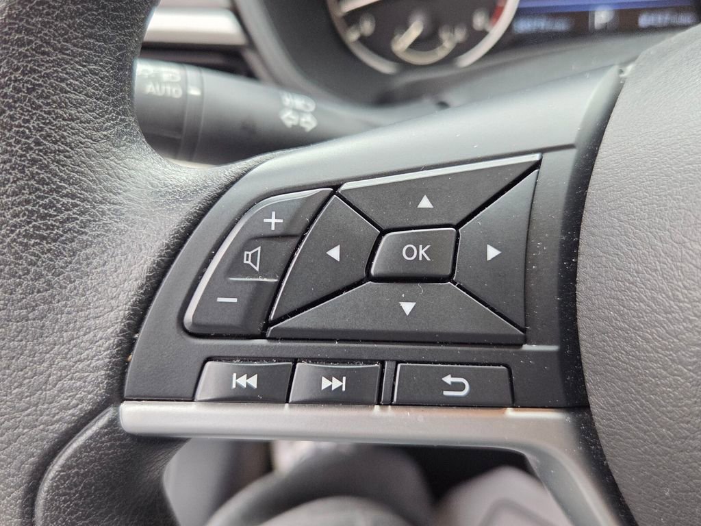 Used 2025 Nissan Altima 2.5 SV image 23