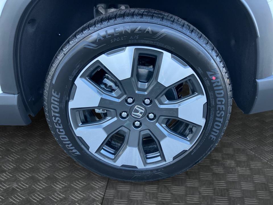 New 2026 Honda Pilot Touring image 22