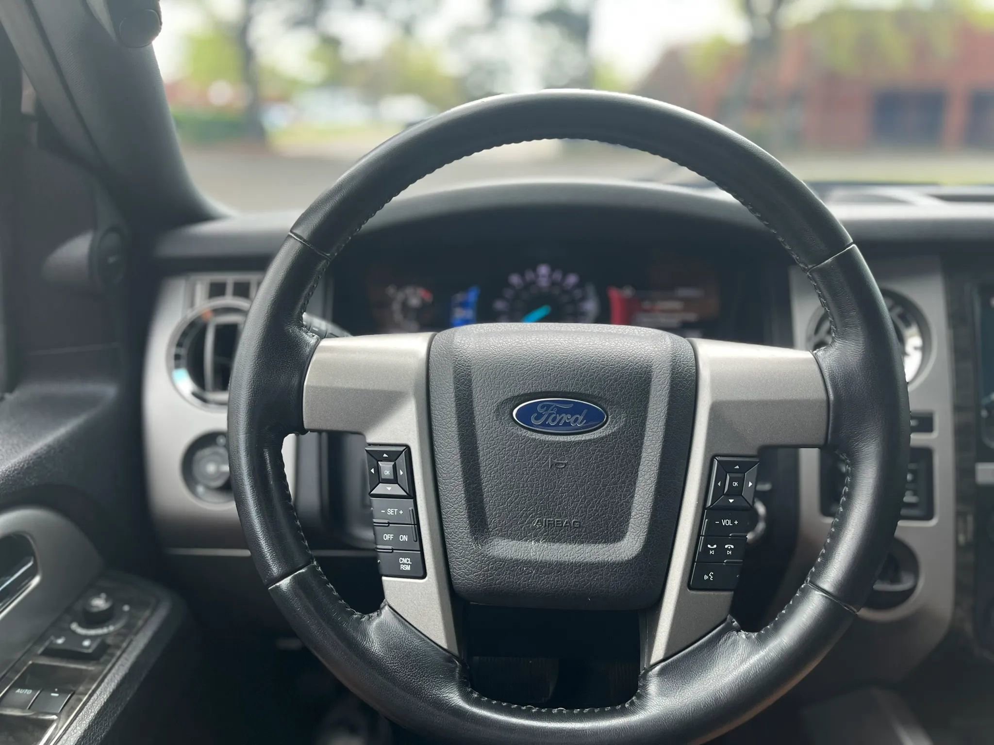 Used 2017 Ford Expedition Limited w/ Equipment Group 301A image 11