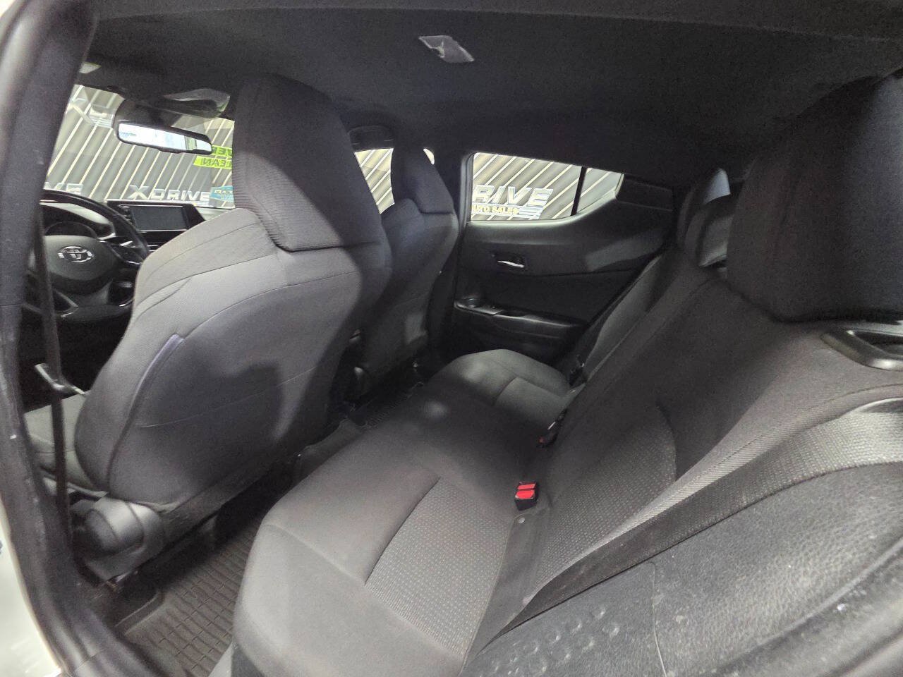 Used 2018 Toyota C-HR XLE FWD image 25