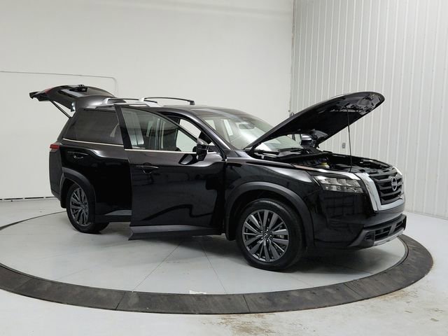 Used 2025 Nissan Pathfinder SL w/ SL Premium Package image 9