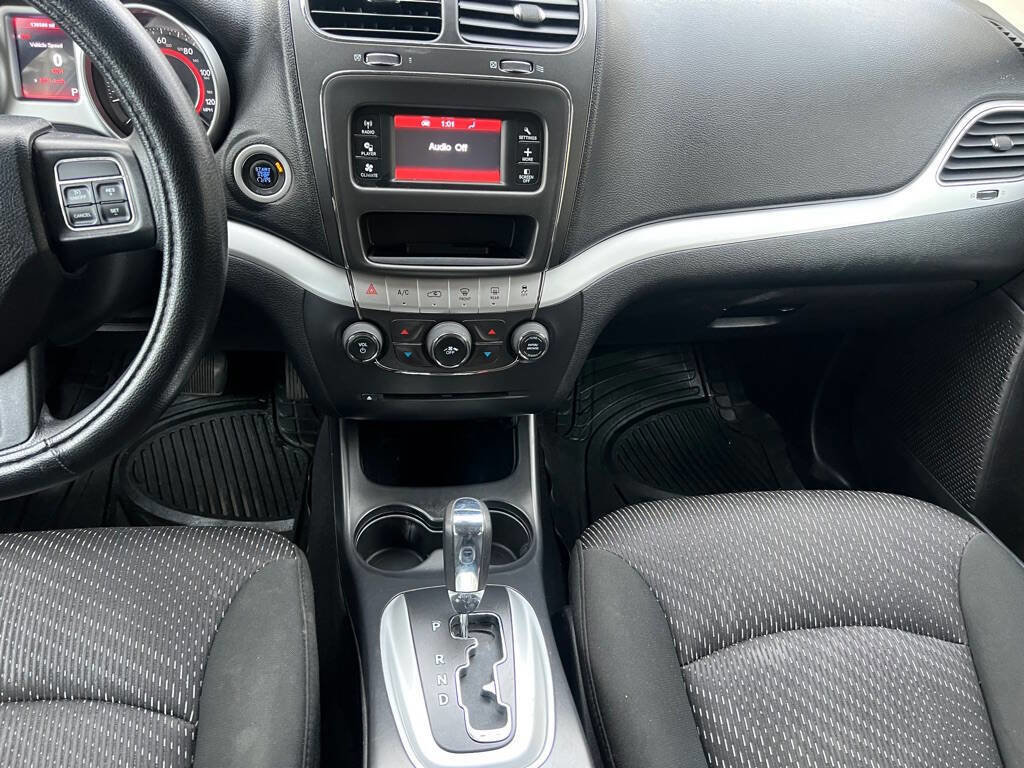 Used 2012 Dodge Journey SXT w/ Flexible Seating Group image 12