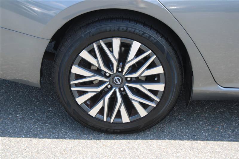 Used 2023 Nissan Altima 2.5 SV FWD image 8