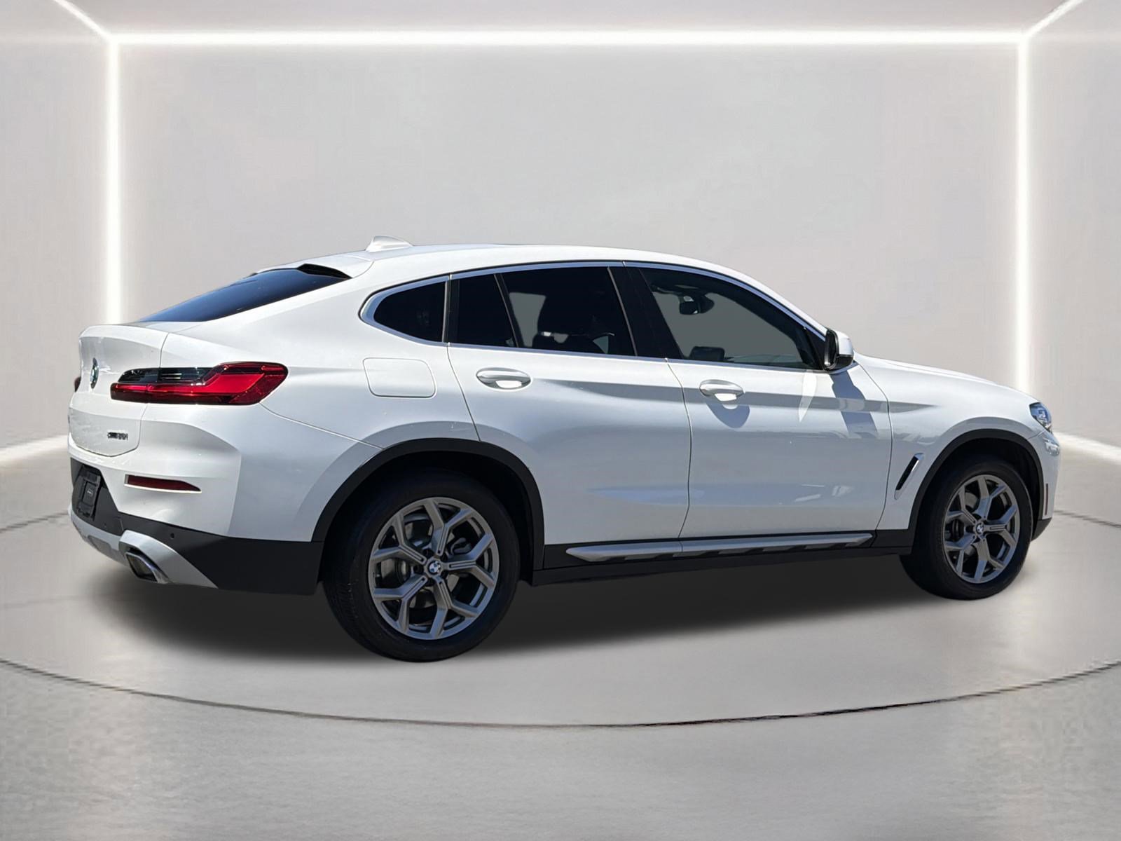 Used 2025 BMW X4 xDrive30i AWD/4WD image 27