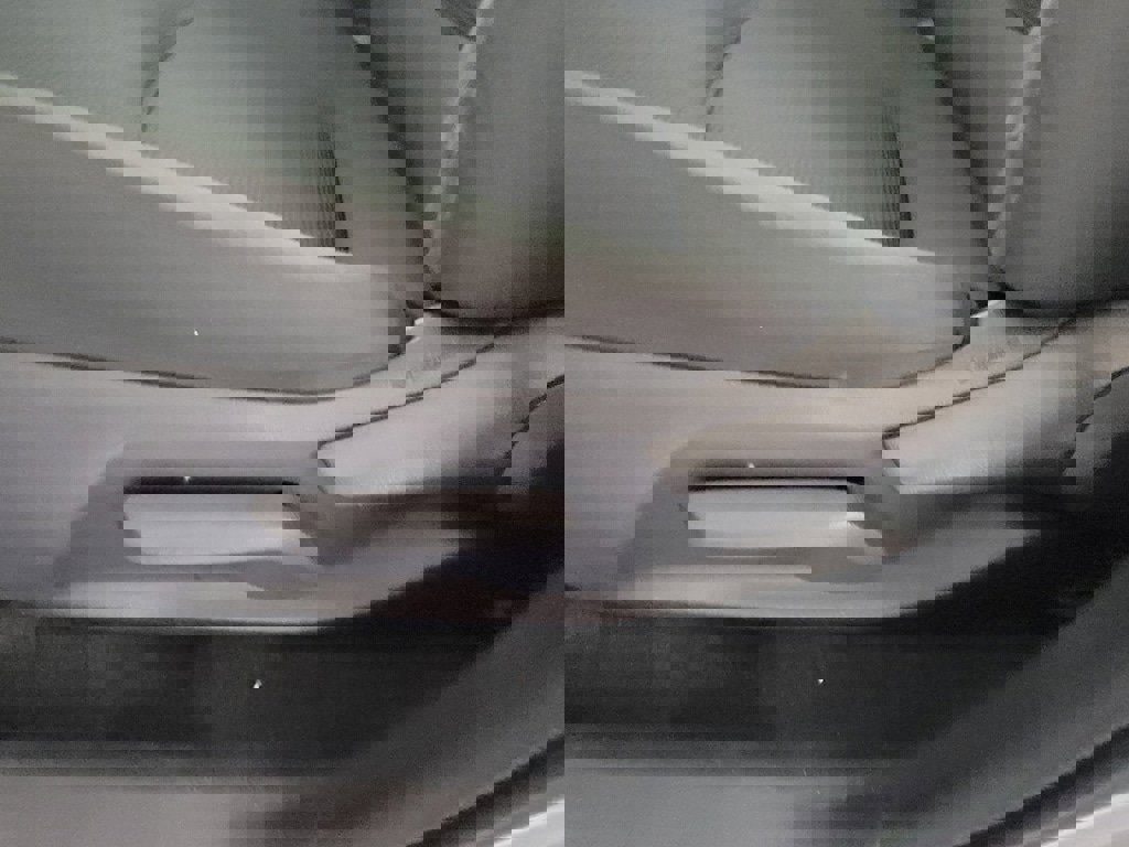 Used 2021 Toyota RAV4 LE image 16