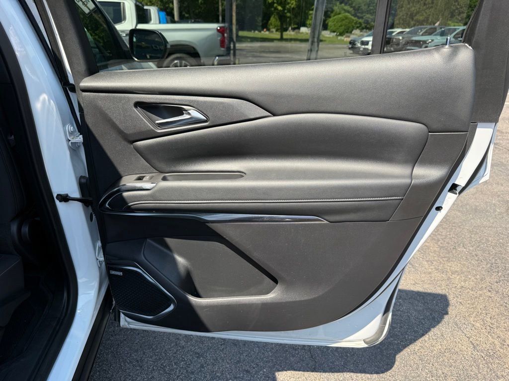 Used 2024 Chevrolet Traverse LT w/ Enhanced Driving Package image 31