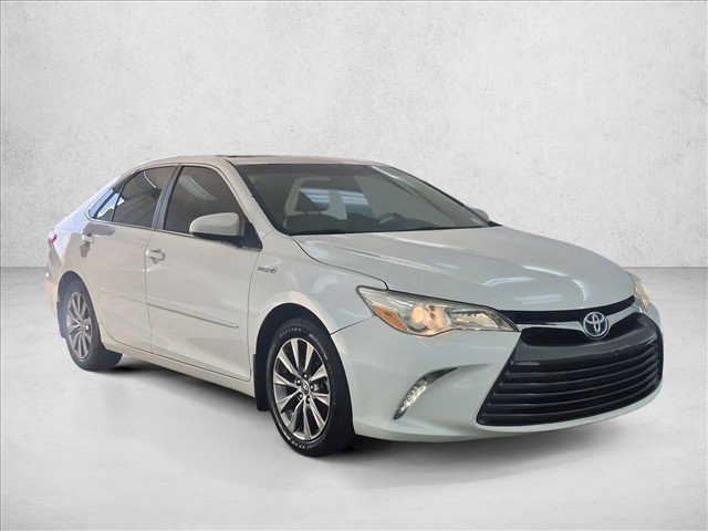 Used 2015 Toyota Camry XLE w/ Moonroof Package FWD image 3