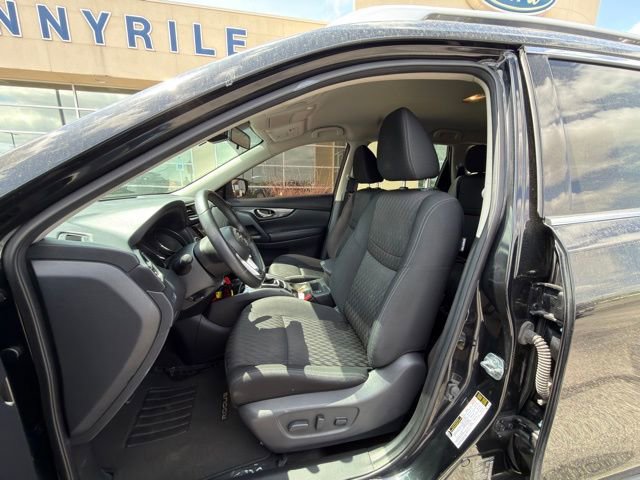 Used 2019 Nissan Rogue SV image 10