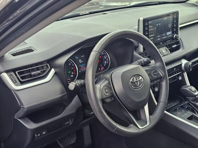 Used 2020 Toyota RAV4 XLE Premium image 13