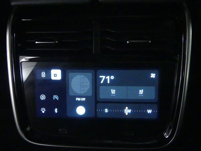 Used 2024 Rivian R1T Adventure image 25