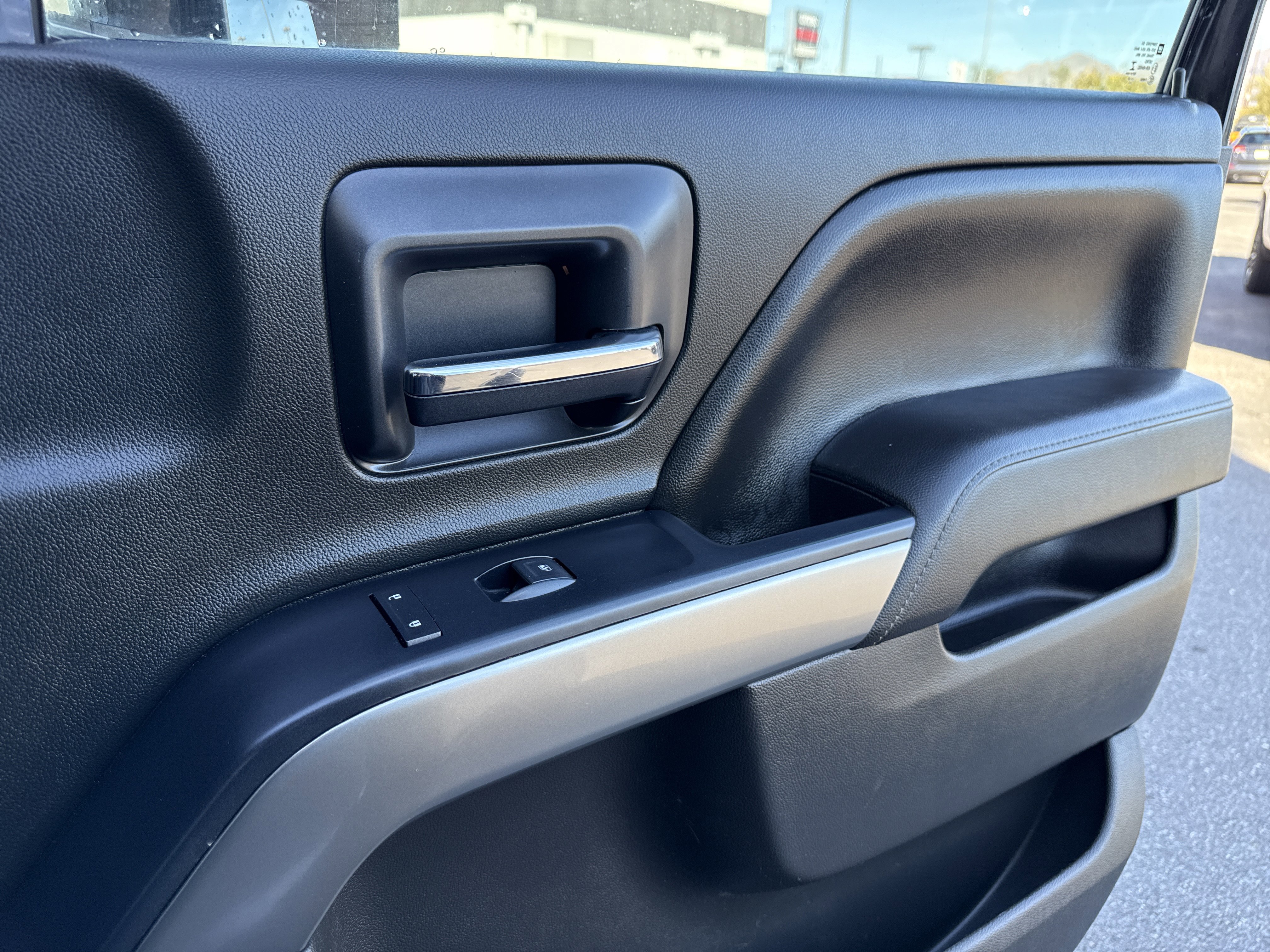 Used 2018 Chevrolet Silverado 1500 LT w/ Texas Edition image 29