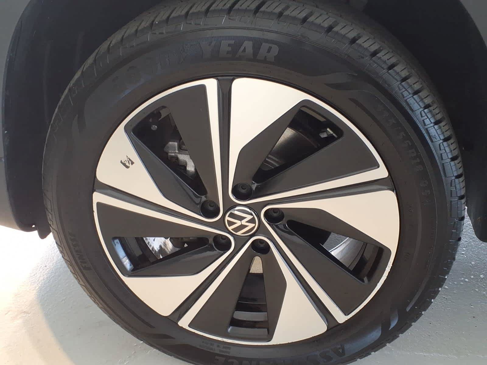 Used 2024 Volkswagen Taos SE AWD/4WD image 7